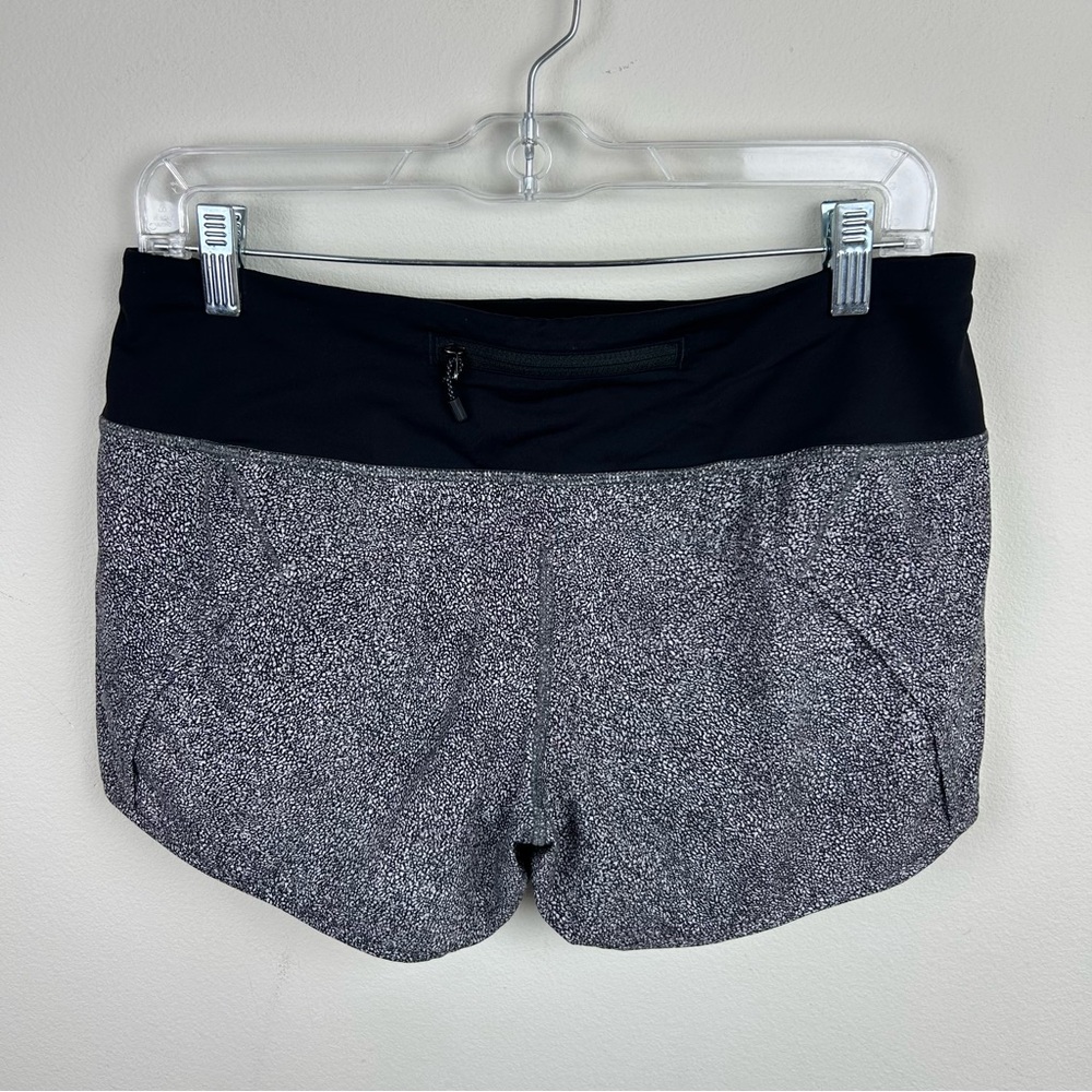 Lululemon Run Times Shorts 4-way stretch 4" size: 6 - Picture 7 of 13